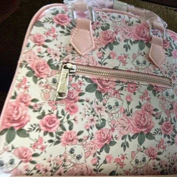 Loungefly - Picture 2 of 9